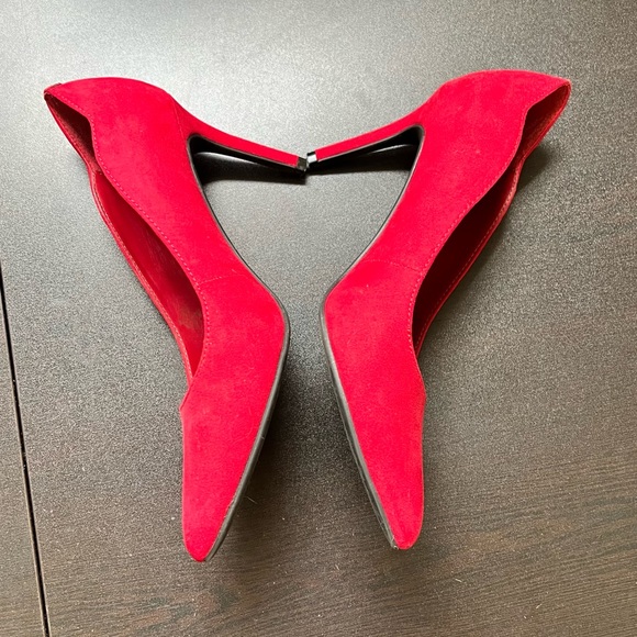 Marc Fisher Red Heels - Picture 3 of 8